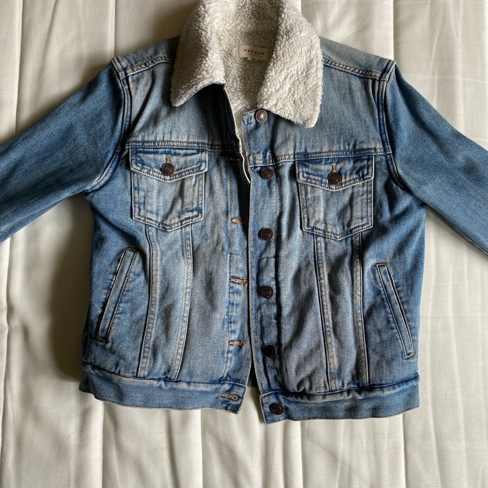 🍁2/$50 BUNDLE DEAL Lined Denim Jacket